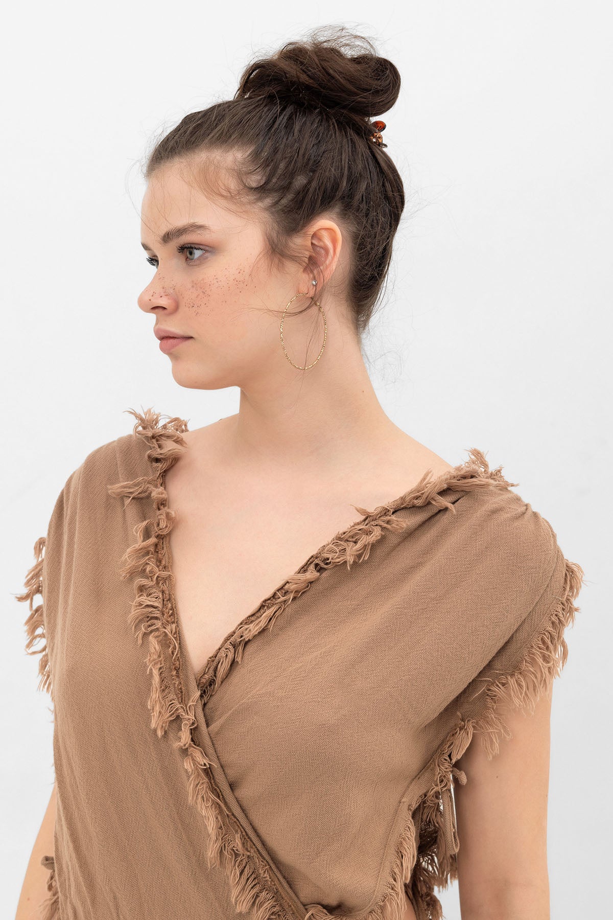KIRKE Dirty Stitch Detailed Cross Kimono