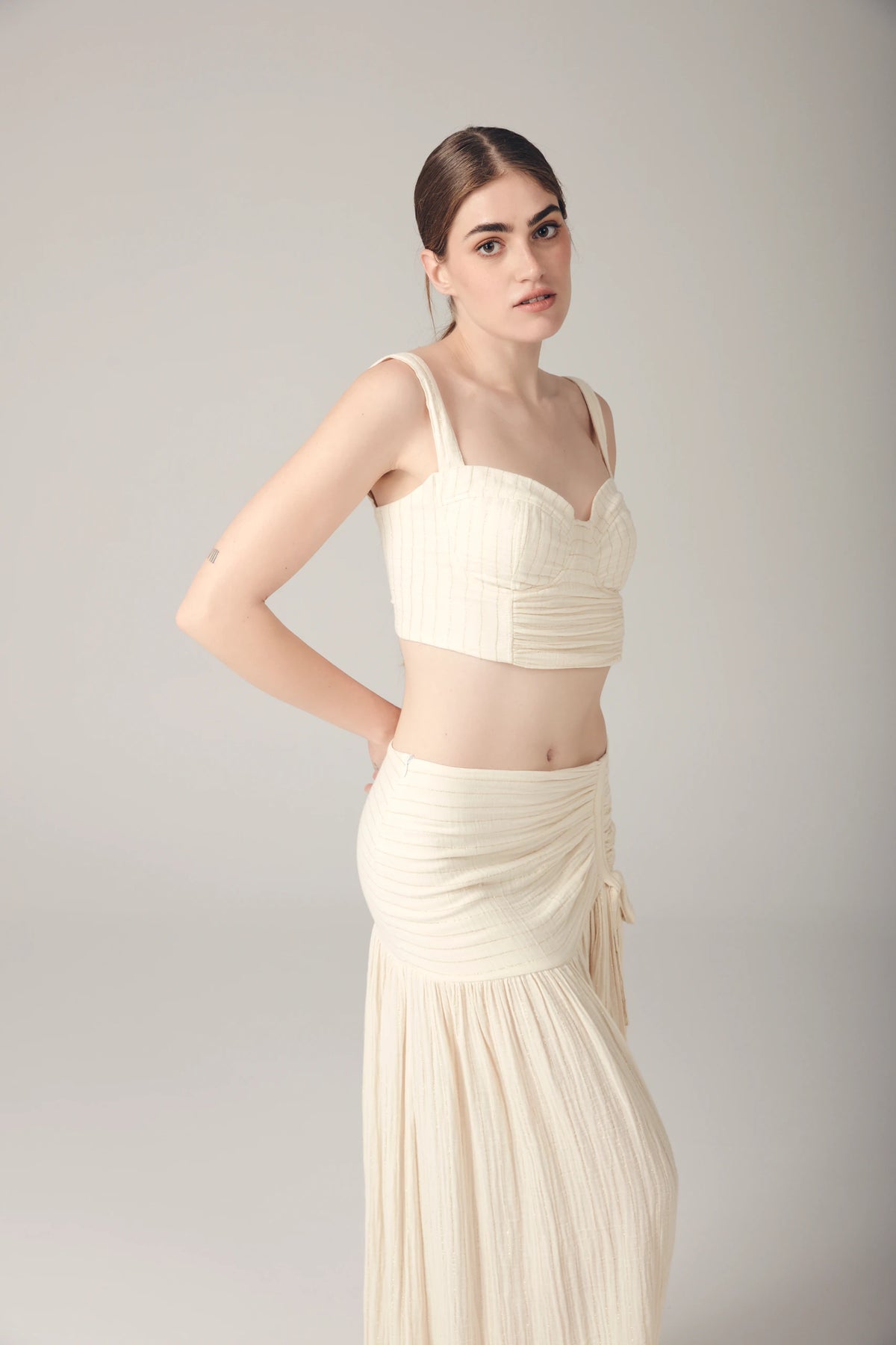 SILK ROAD INSPIRED PARLAK İPLİK DETAYLI TAKIM